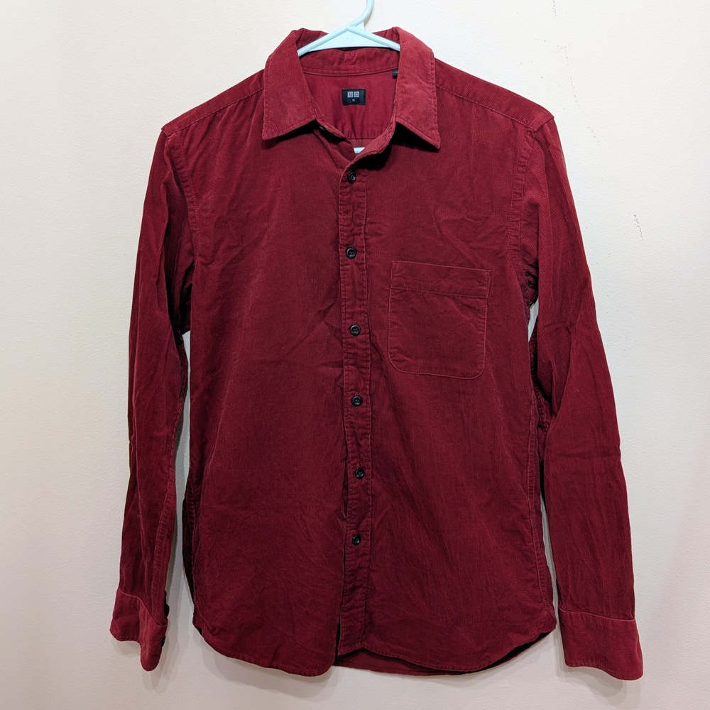 Uniqlo Men's Button-Down Shirt in Deep Red